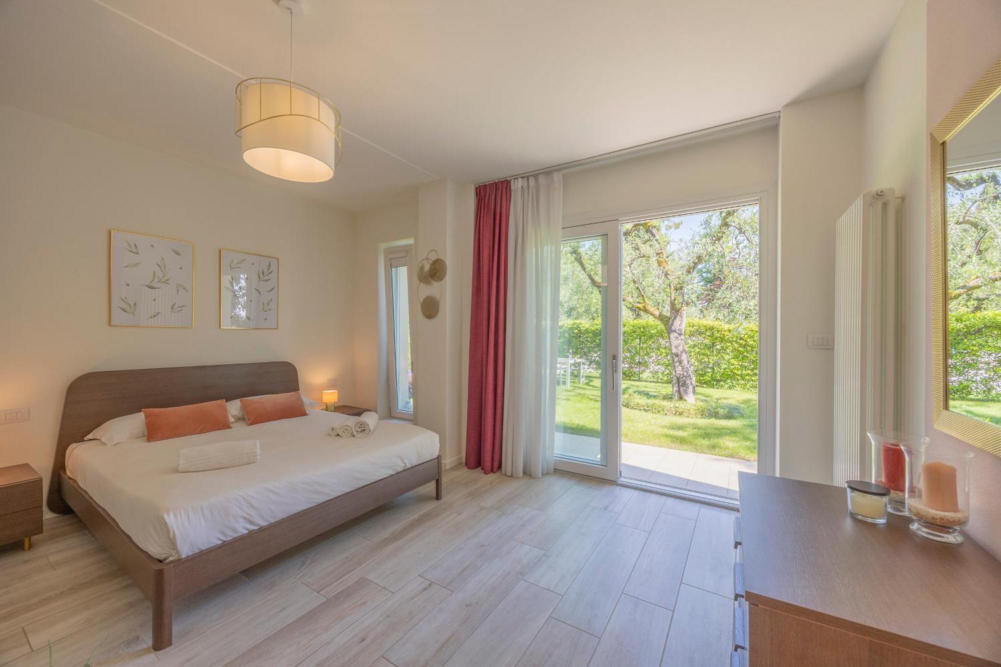 Appartamenti Villa Andrea Garde Extérieur photo