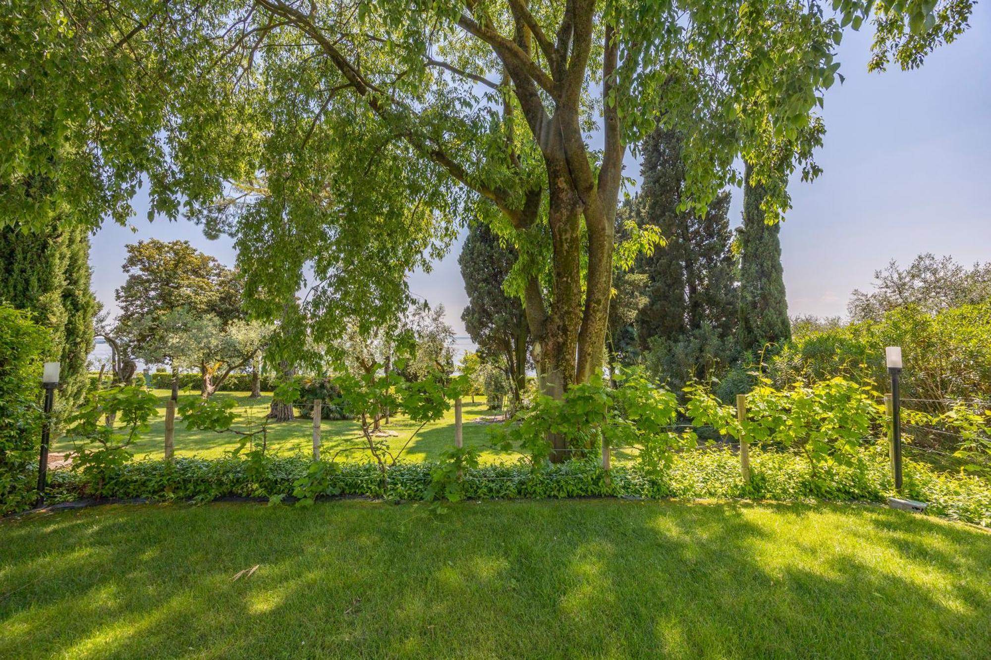Appartamenti Villa Andrea Garde Extérieur photo